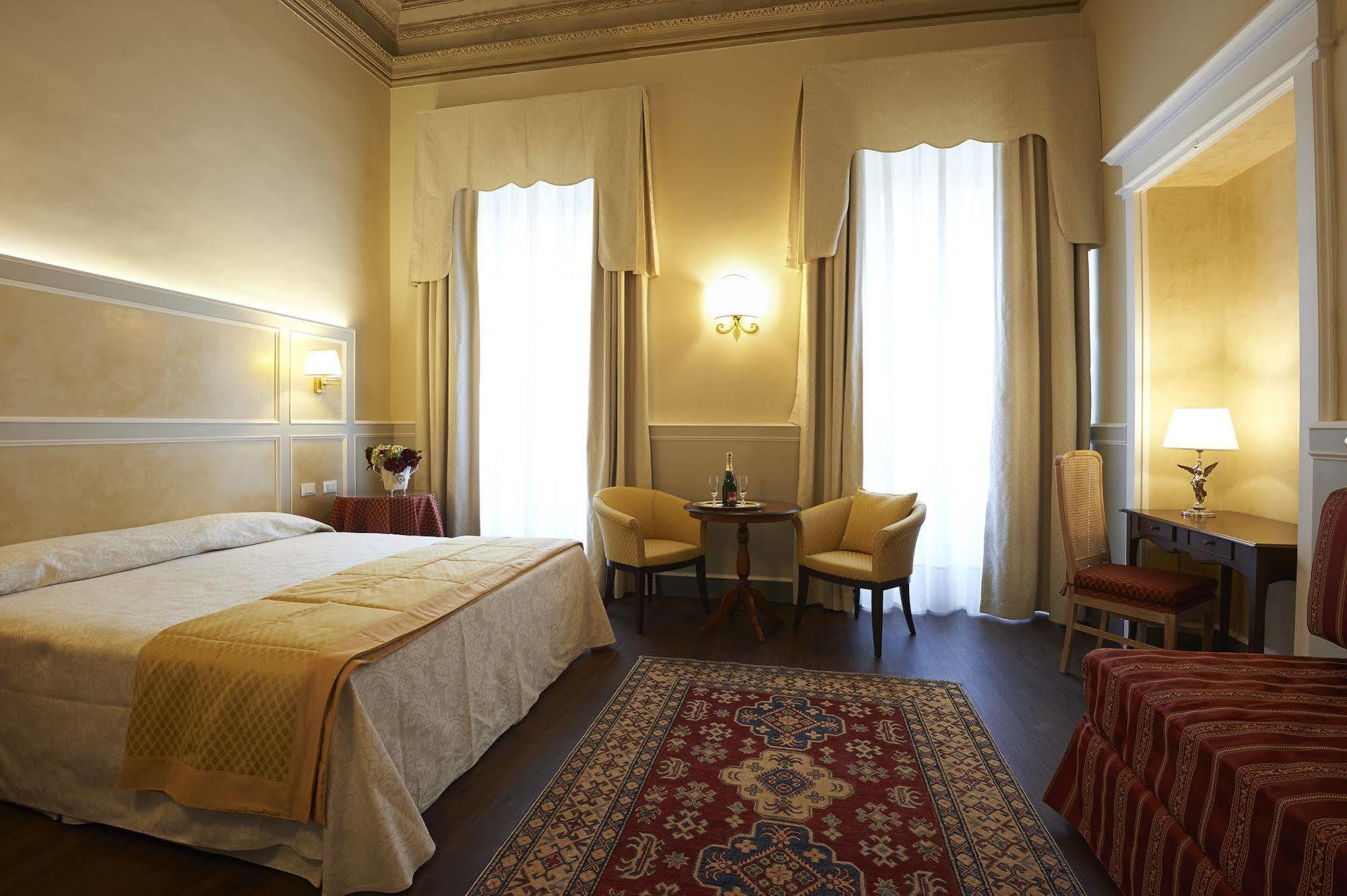 Hotel Firenze Capitale Exterior foto